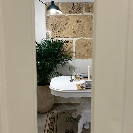 F Home Noto Buitenkant foto