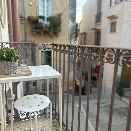 F Home Noto Buitenkant foto