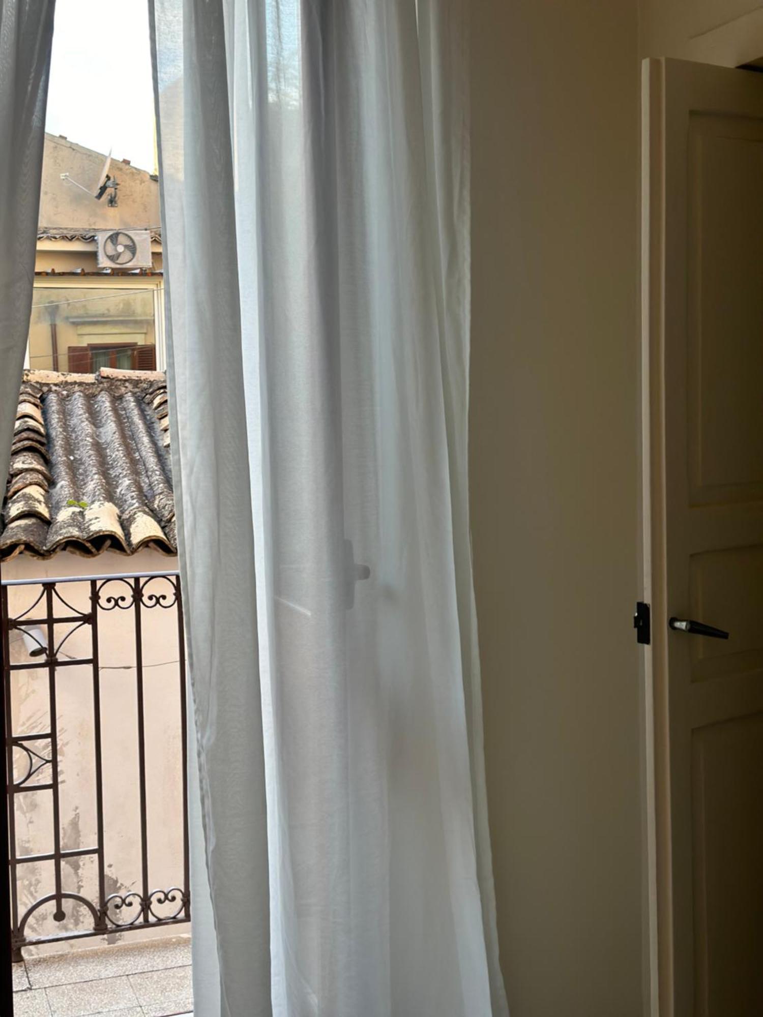 F Home Noto Buitenkant foto