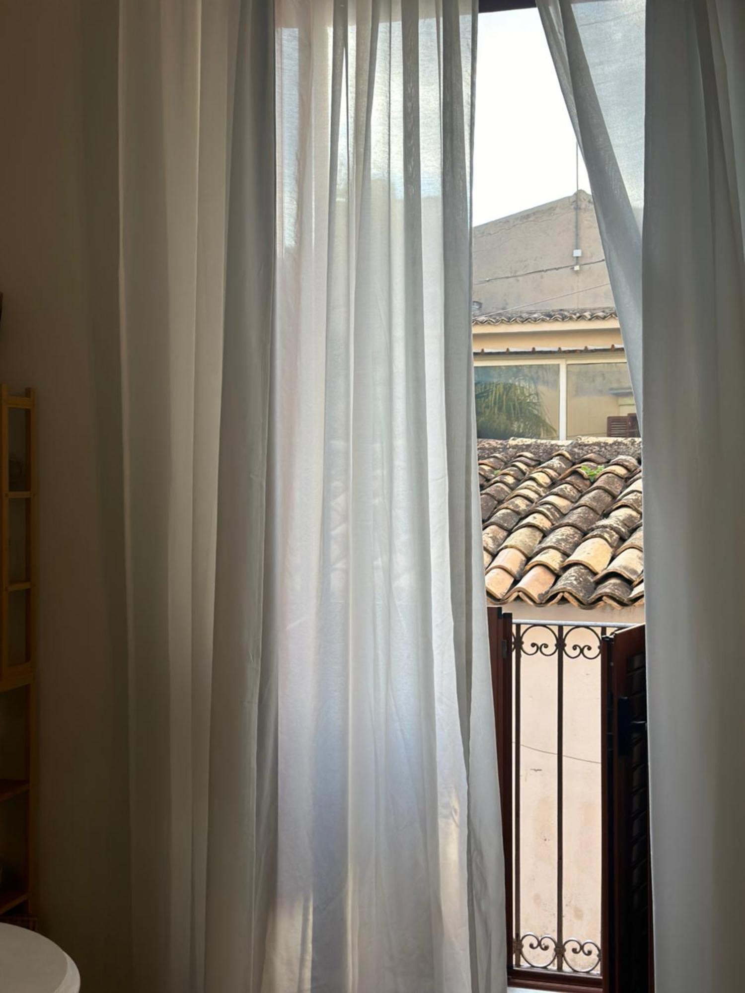 F Home Noto Buitenkant foto