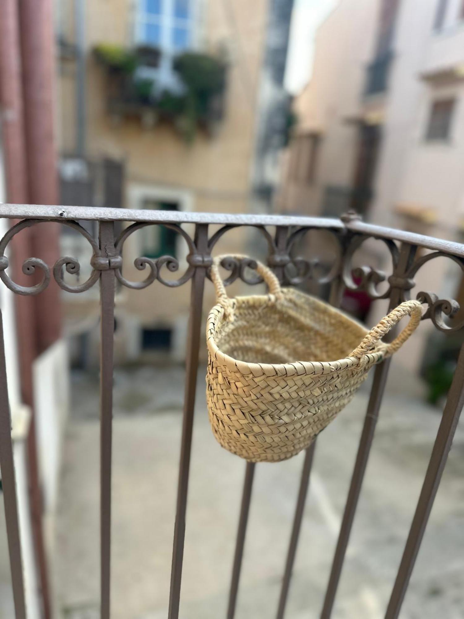 F Home Noto Buitenkant foto